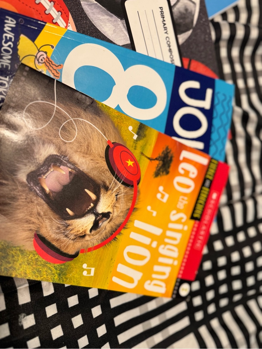 Kids Book Bundle Jokes for 8 Year Olds Handwriting Practice Leo Singing Lion - Picture 9 of 10